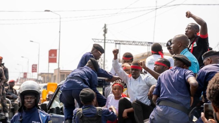 De Beni à Kinshasa, les voix qui dénoncent les violences sont réduites au silence par les groupes armés comme par les autorités